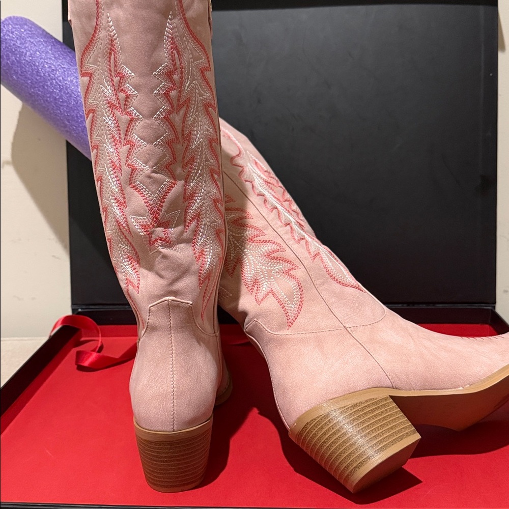 Wetkiss Stylish Pink Embroidered Pull On Knee High Boots - Picture 5 of 9